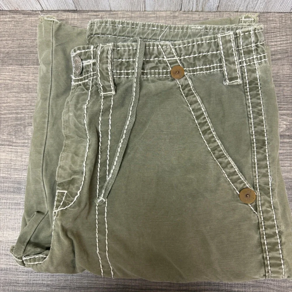 True Religion Mens Super T Cargo Shorts Olive Green White Stitch Y2K Size 34 37